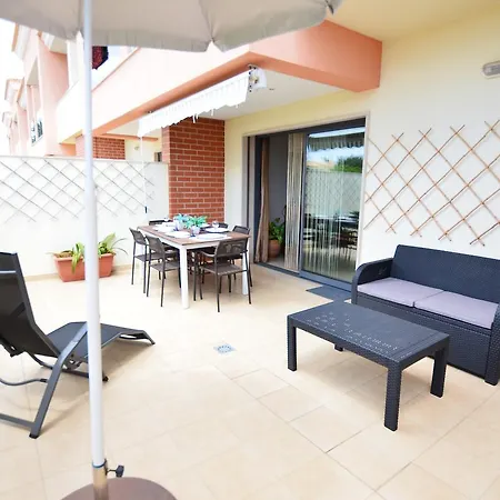 度假居 Fins Pool&sun Terrace *